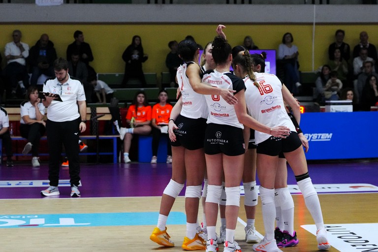 Immagine del post 18532 - Altamura Volley A2: Altamura già salva, intervista al tecnico Dell'Anna - Altamura