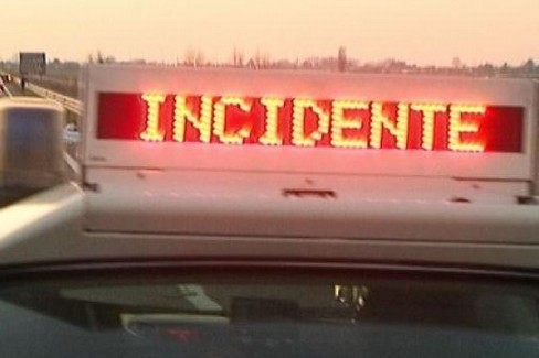 Incidente con una betoniera, conducente ferito in modo grave - Altamura