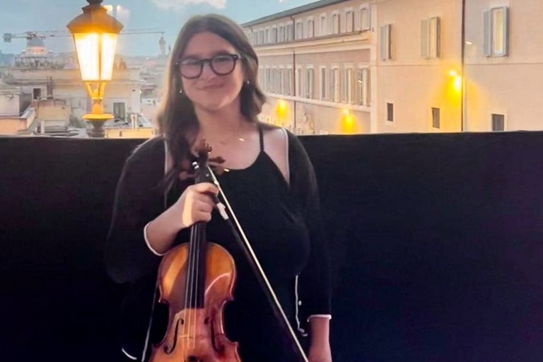 Immagine del post 21275 - Altamura Giovane violinista altamurana suona al Quirinale per il 2 giugno - Altamura