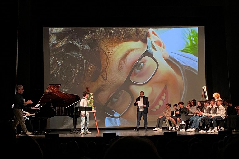 Poesia, emozioni e giovani talenti al Teatro Mercadante - Altamura