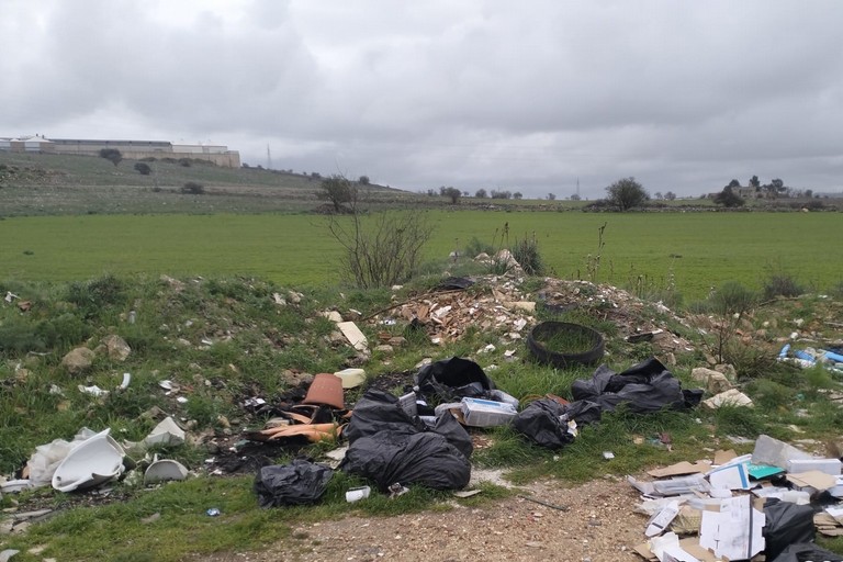 Un piano straordinario contro l'abbandono dei rifiuti sulle strade - Altamura