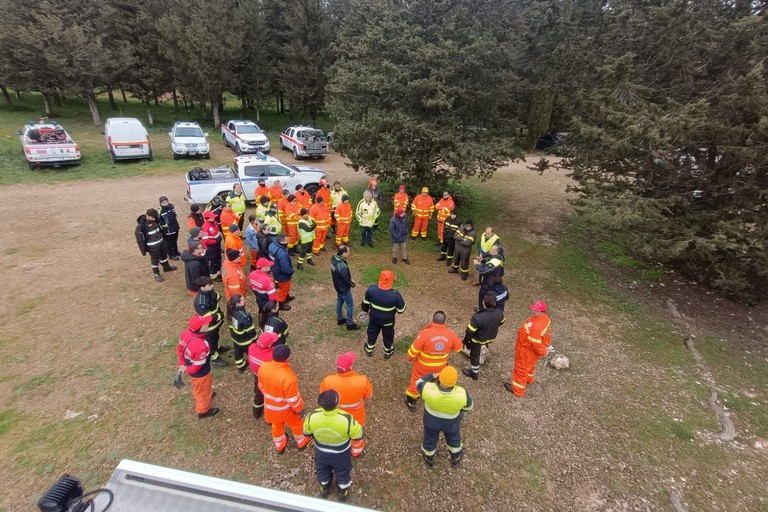 Immagine del post 5628 - Altamura Esercitazione di protezione civile nella Foresta Mercadante - Altamura
