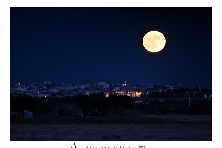 Immagine del post 9530 - Altamura La luna del Cervo illumina Altamura - Altamura