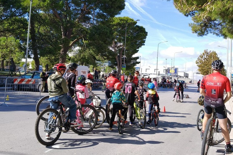 Immagine del post 12666 - Altamura Una domenica in bici in piazza Stazione - Altamura