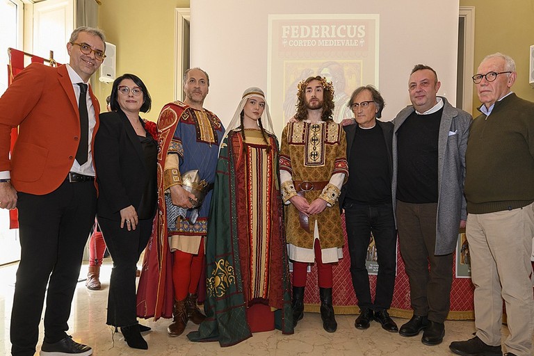 Immagine del post 5843 - Altamura Presentato il corteo medioevale di Federicus - Altamura