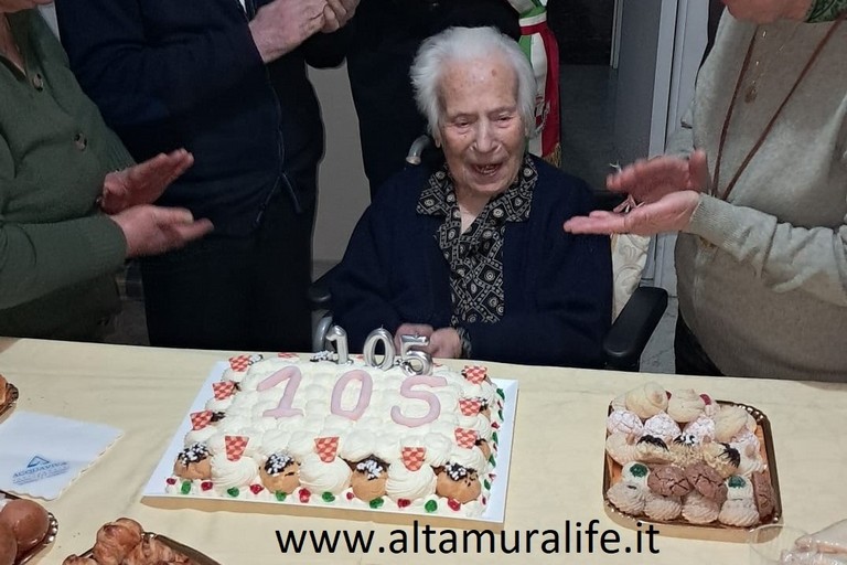 Immagine del post 794 - Altamura Auguri alla signora Antonietta, oggi 105 anni - Altamura