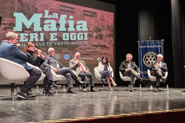 Immagine del post 833 - Altamura "Si vince la mafia con il lavoro di squadra" - Altamura