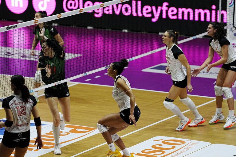 Volley A2: vittoria sofferta in casa, punti preziosi per la pool salvezza - Altamura