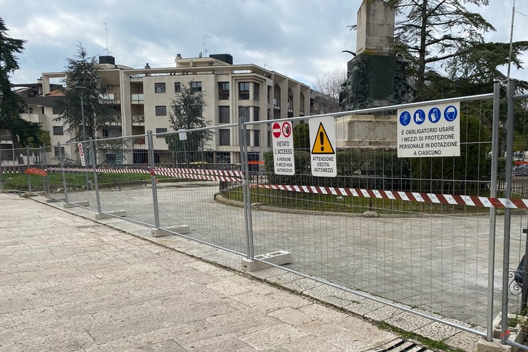 Inizio dei lavori in una villetta di piazza Zanardelli - Altamura