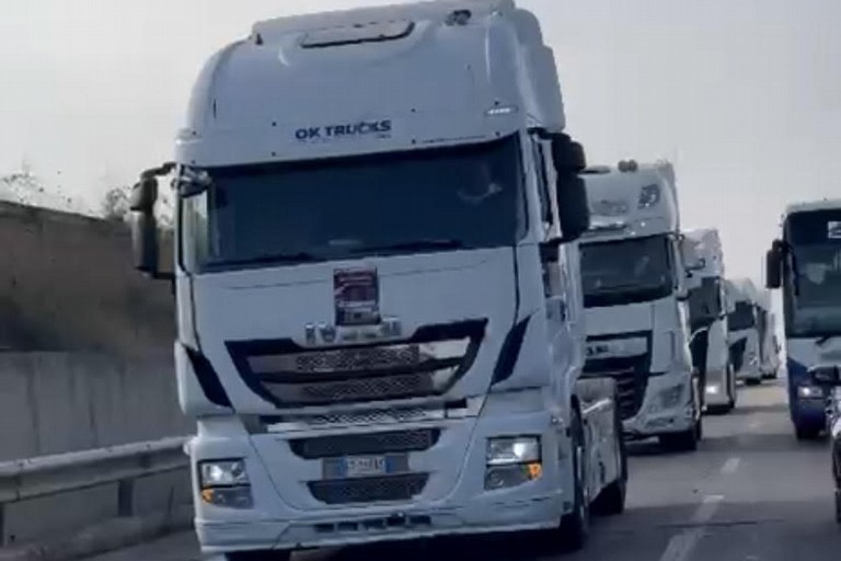 Immagine del post 26201 - Altamura Autotrasportatori in marcia da Altamura a Bari - Altamura