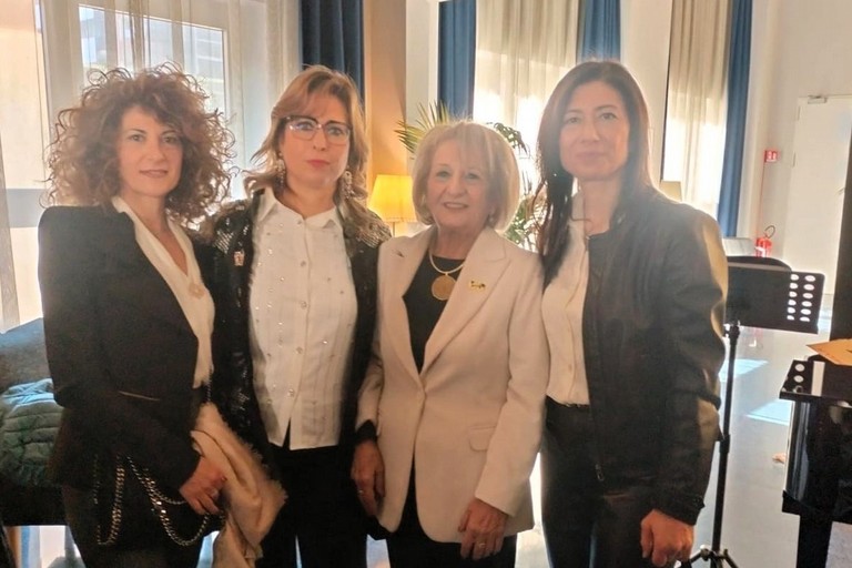 Immagine del post 18514 - Altamura Convegno Fidapa: "La ristoceutica delle donne" - Altamura