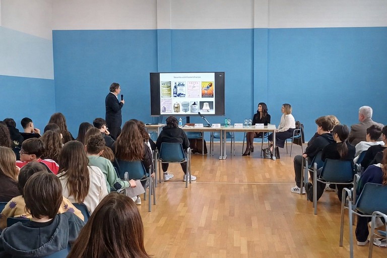 La scienza spiegata ai ragazzi - Altamura
