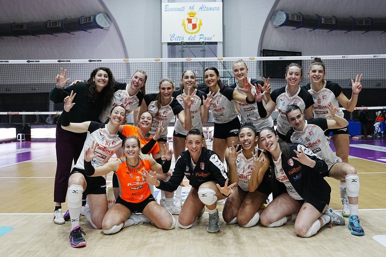 Immagine del post 17517 - Altamura Volley: Altamura in vetta nella Pool salvezza di A2 - Altamura