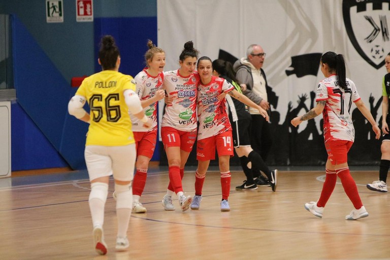 Immagine del post 16404 - Altamura Soccer Altamura vince in rimonta, importante successo in trasferta - Altamura
