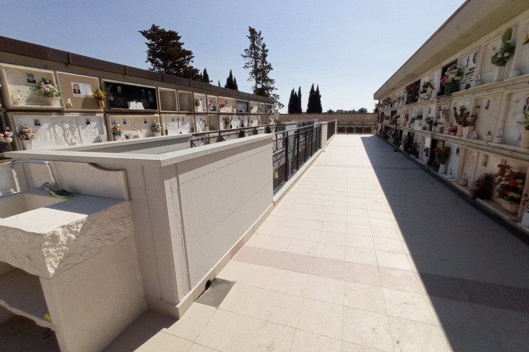 Cimitero: corse gratuite di bus navetta - Altamura