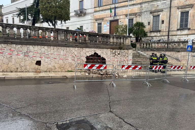 Immagine del post 4951 - Altamura Intervento urgente di messa in sicurezza in via Matera - Altamura