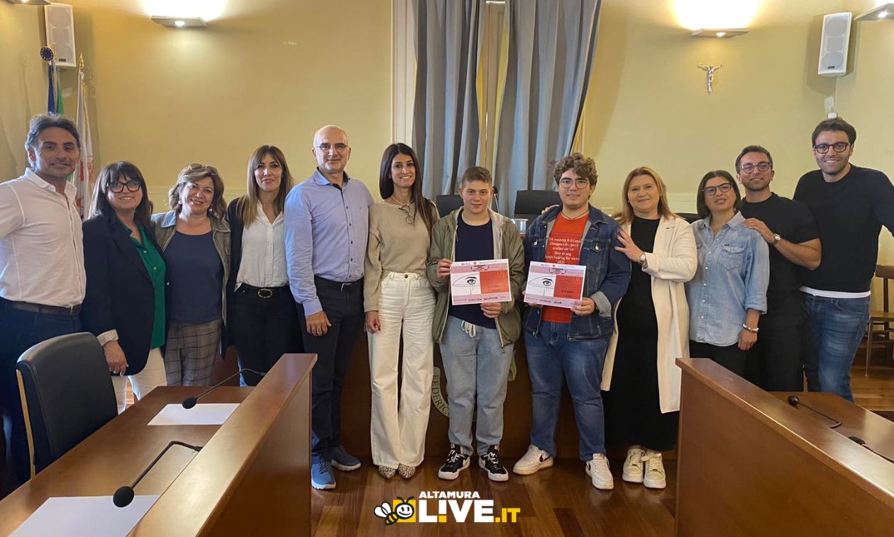 Immagine del post 6986 - Altamura Due studenti del “De Nora – Lorusso” ricevono attestato dal Comune di Altamura per il concorso “IspirAzioni” - Altamura
