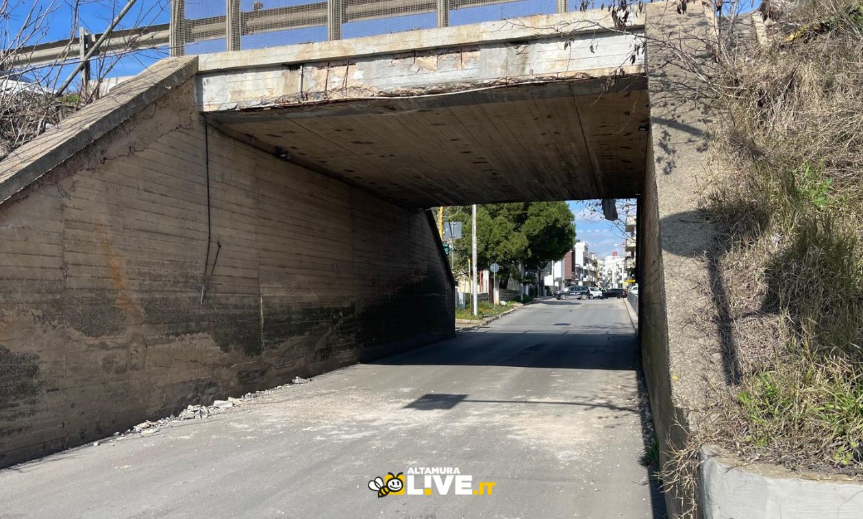 Immagine del post 1967 - Altamura Danneggiato ponte di via Pietro Colletta da un camion. Si dilegua senza avvertire le autorità - Altamura