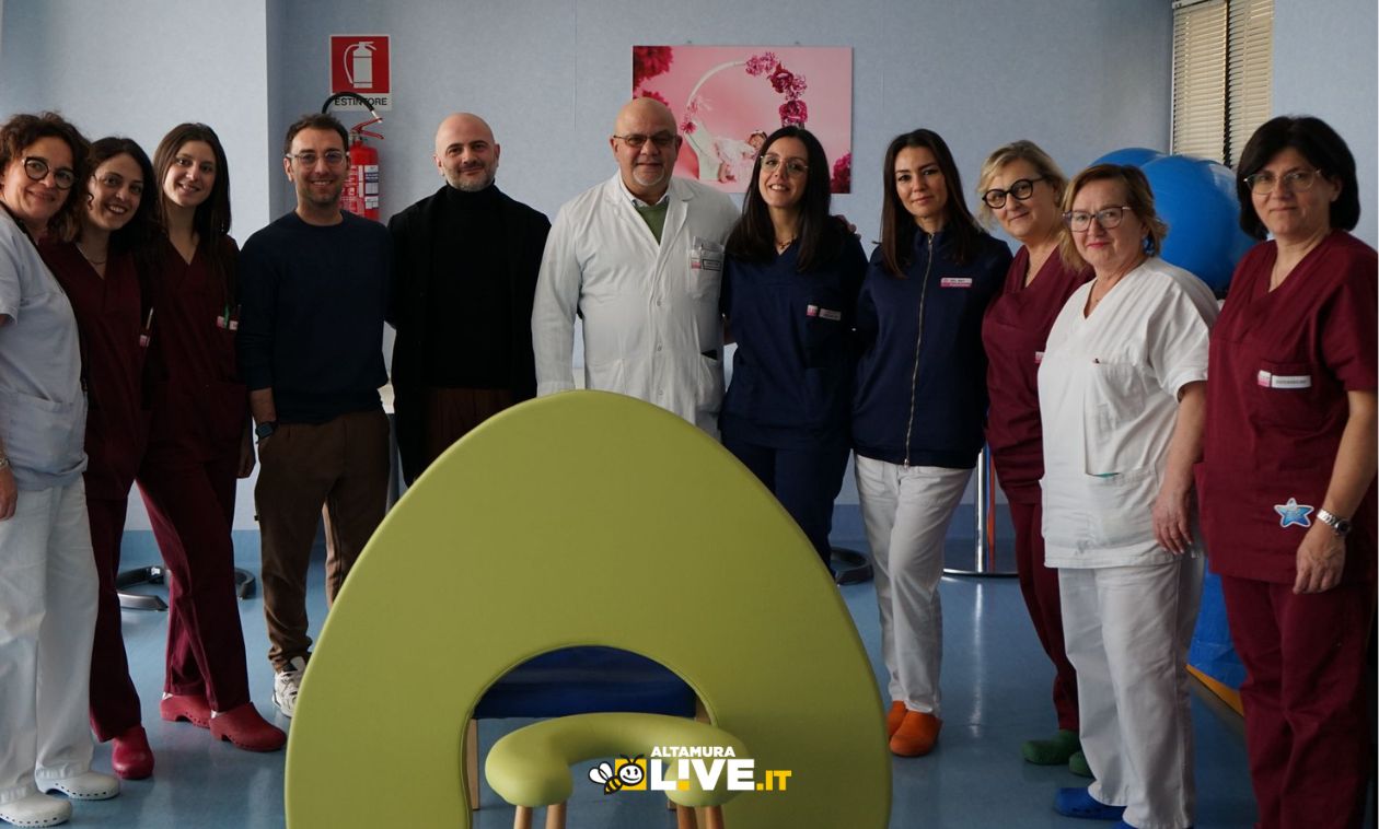 Immagine del post 2169 - Altamura Handy, il Quaderno Solidale che aiuta le mamme: donato il Kit Seduta PreParto al Perinei - Altamura