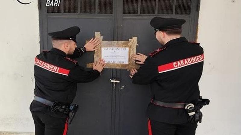 Immagine del post 1196 - Bari Da anni casa popolare trasformata in circolo pensionati abusivo: dentro slot e vendita di bevande - Bari