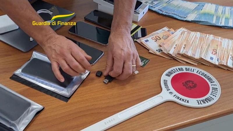 Chi è l’insospettabile studente trafficante di droga che guadagnava migliaia di euro in bitcoin - Bari