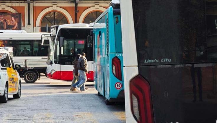 Immagine del post 17735 - Bari Uomo ucciso dal bus in piazza Moro: “Non è stato un caso”. Residenti e pendolari fra paure e gimkane - Bari