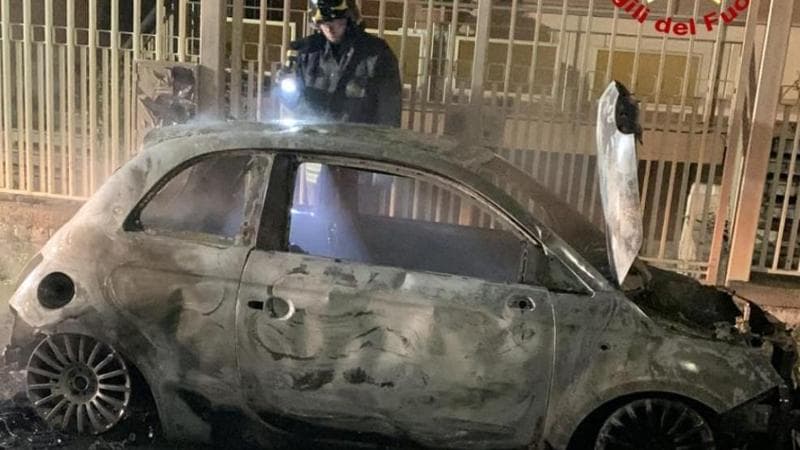 Immagine del post 5061 - Bari A fuoco un’altra auto a San Pietro Vernotico: è il secondo caso in una settimana nella stessa via - Bari
