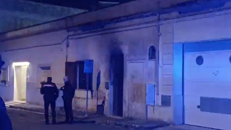 Salento, violenta esplosione in casa: una donna di 84 anni muore carbonizzata - Bari