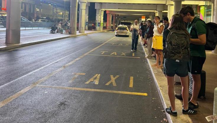 Immagine del post 9116 - Bari Emergenza taxi in aeroporto a Bari, arrivano navette, bus e treni aggiuntivi per l’estate - Bari