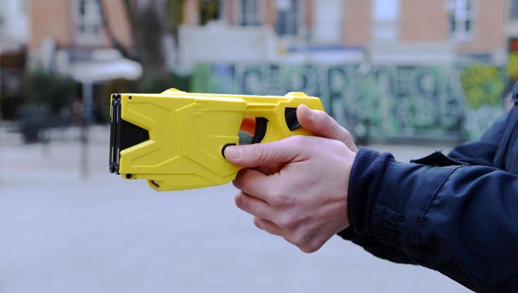 Immagine del post 9102 - Bari A Bari vigili urbani con il taser, parte la sperimentazione. “Resta prioritaria l’incolumità” - Bari