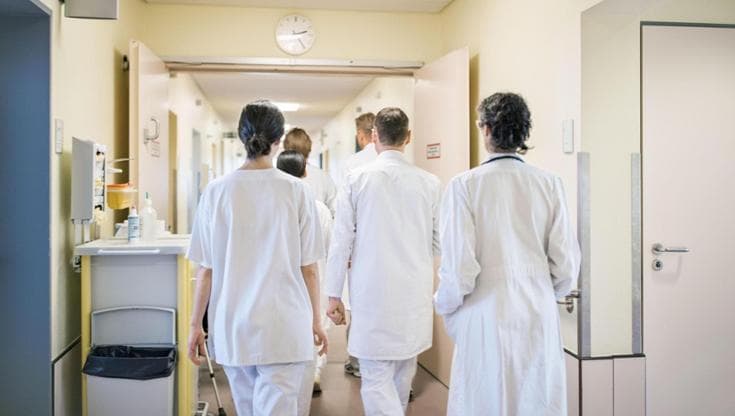 Casarano, paziente non vuole pagare il ticket e si scaglia contro medico e infermiera - Bari