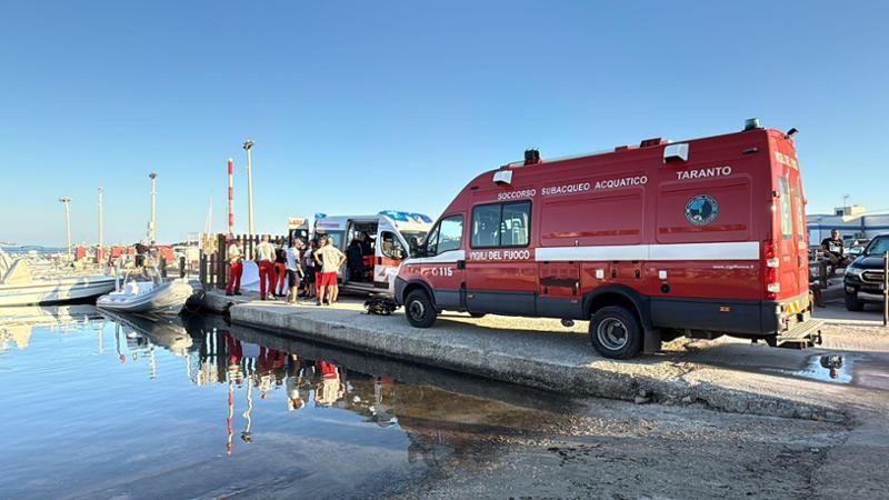 Salento, trovato in mare dopo due giorni turista campano di 78 anni. Si era tuffato con le onde alte - Bari
