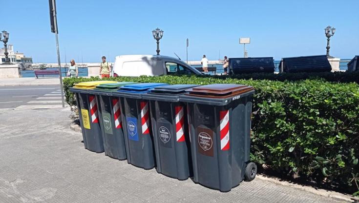 Bari, nell’Umbertino via alla differenziata porta a porta dei locali. I titolari: “Ma è un caos” - Bari
