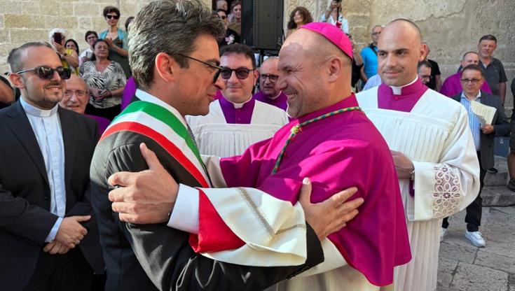 Chi è “don Ben”, nuovo vescovo di Matera. Dal suo impegno per gli ultimi all’amicizia con il papa - Bari
