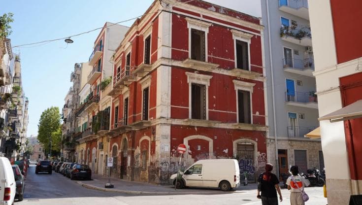 Immagine del post 23478 - Bari Bari, palazzina in centro diventerà un boutique hotel: l’operazione di un imprenditore israeliano - Bari