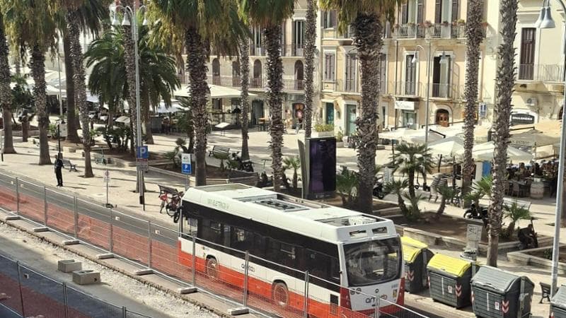 Immagine del post 24435 - Bari Cantieri chiusi e riaperti, sul Brt a Bari piovono accuse. Il Comune: “Era tutto previsto” - Bari
