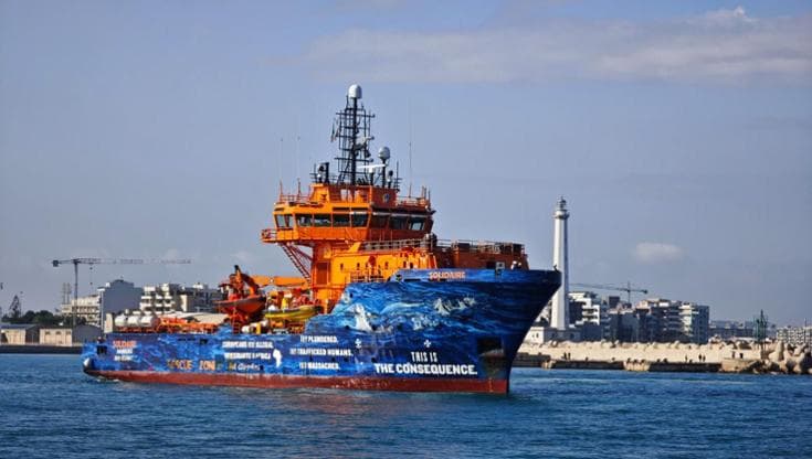 Immagine del post 13362 - Bari Bari, sbarcano 193 migranti salvati al largo delle coste tunisine - Bari