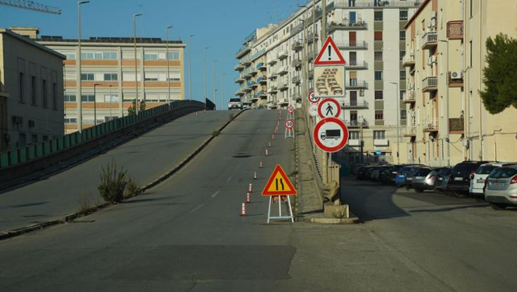 Immagine del post 13367 - Bari Bari, ordinanza dimezza il ponte di Japigia dopo caduta di calcinacci: stop pedoni e mezzi pesanti - Bari