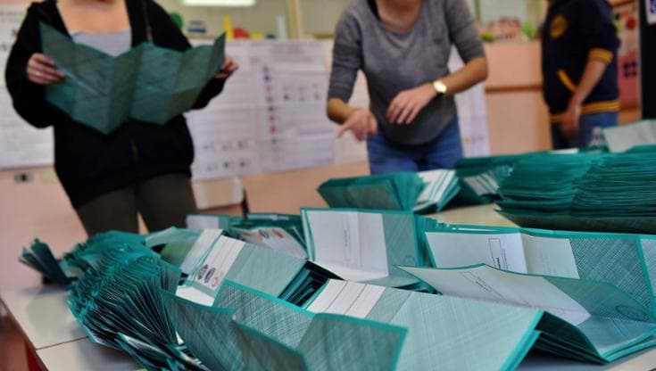 Immagine del post 15523 - Bari Elezioni in Puglia, consigliere escluso deposita memoria alla Corte d’appello: “Urge verifica” - Bari