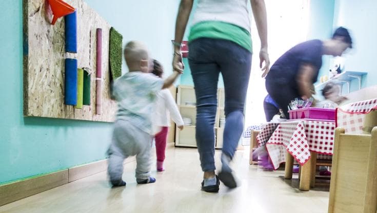 Bari, schiaffi e punizioni ai bambini: maestra sospesa per sei mesi. La denuncia dei genitori - Bari