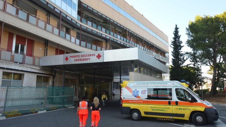Immagine del post 6718 - Bari Infermiere aggredito al Di Venere di Bari dal padre di un paziente: “Picchiato senza motivo” - Bari