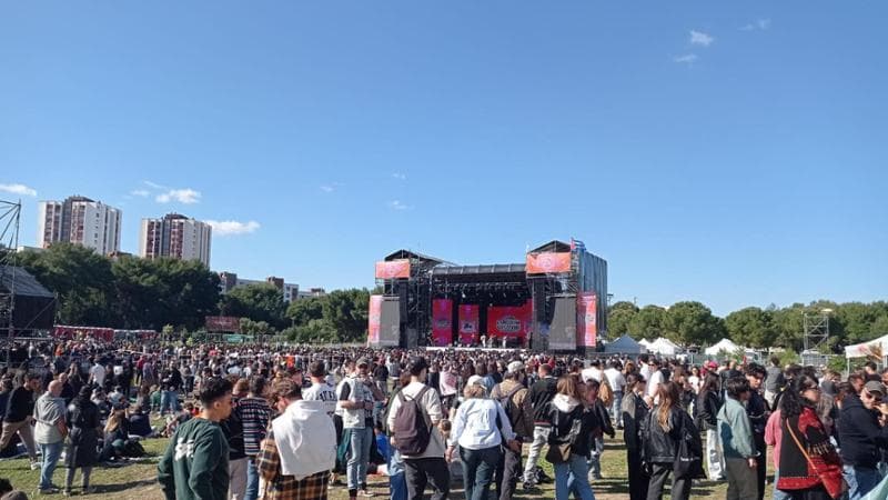 Immagine del post 20002 - Bari Uno maggio, a Taranto in 50mila cantano contro la paura: Brunori, Subsonica e a sorpresa Kid Yugi - Bari