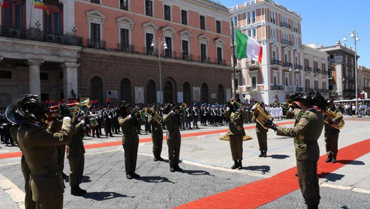 Immagine del post 7952 - Bari Festa della Repubblica, le cerimonie a Bari: "Nel 1946 l'Italia voltò pagina, ora tocca ai ragazzi” - Bari
