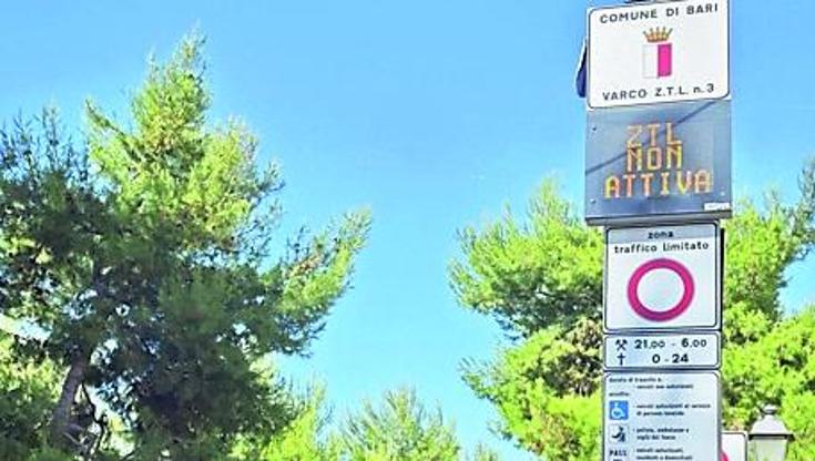 Immagine del post 9161 - Bari Nuovi varchi Ztl a Bari vecchia tra cattedrale e castello e 25 posti auto: “Si parte entro un mese” - Bari