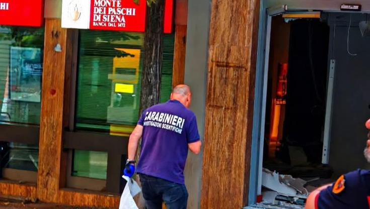 Immagine del post 22317 - Bari Banda della marmotta in azione anche ad Altamura: esplode bancomat. Nel Barese 5 assalti in 4 giorni - Bari