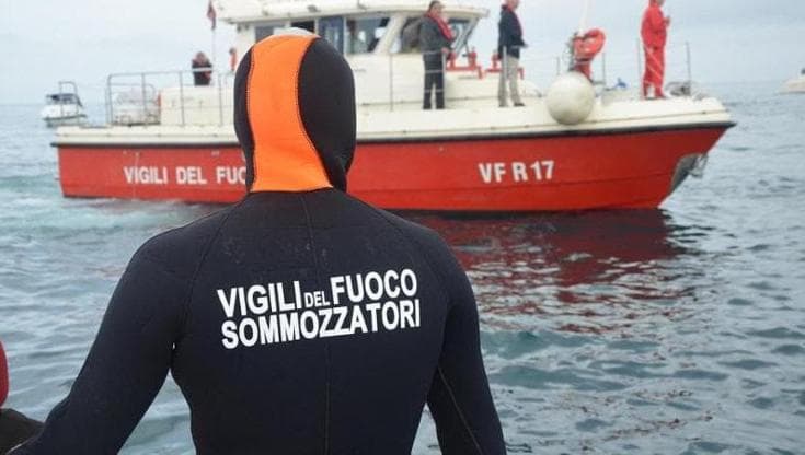 Identificato il cadavere trovato sul fondale di Santa Maria al Bagno. Riconosciuto dai genitori - Bari