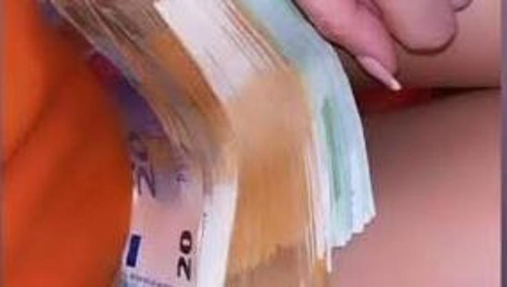 Escort ruba anello a un cliente: “Se lo rivuoi dammi i soldi”. Arrestata donna di 49 anni a Taranto - Bari