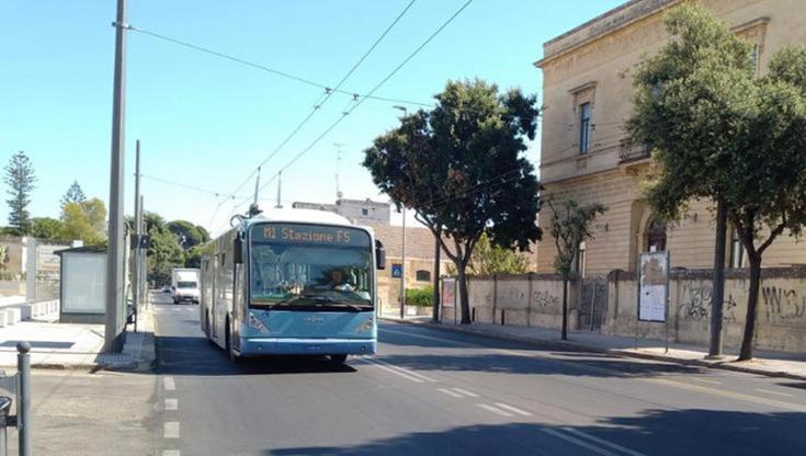 Immagine del post 10362 - Bari A Lecce raccolte 6mila firme contro l’ampliamento del filobus: “Chiederemo referendum” - Bari