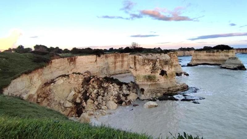 Immagine del post 23504 - Bari Erosione delle coste in Puglia: il mare avanza, i fondi dal governo no. “Il peggio sta per arrivare” - Bari