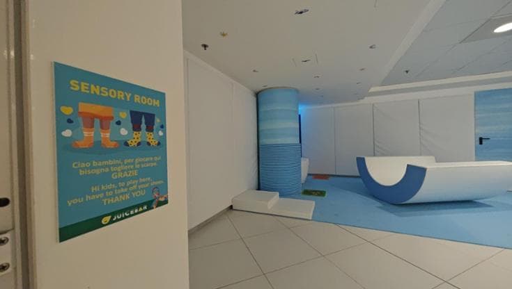 Bari, nell’aeroporto riapre la Sensory room: spazio sicuro per le persone con autismo. “Un rifugio” - Bari